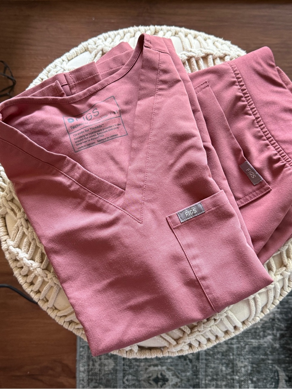 Figs Women’s Pink Scrub Set